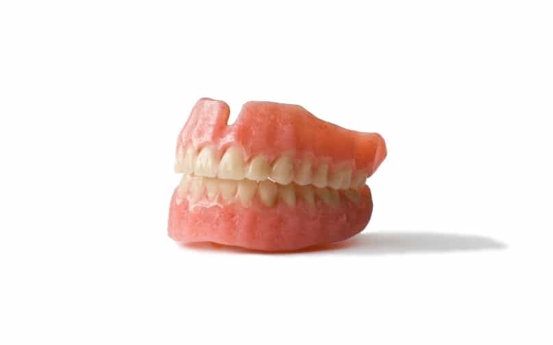 what types of food cannot be eaten with dentures